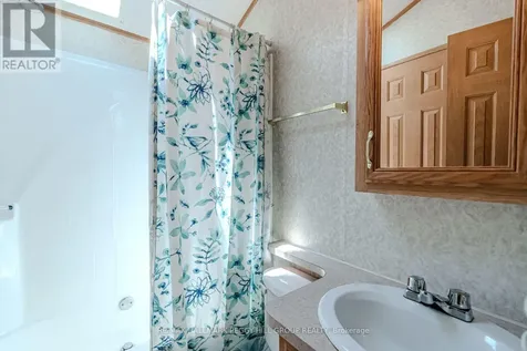 13 Huron Circle Wasaga Beach ON L9Z 1X7