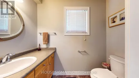 22 Highlands Crescent Collingwood ON L9Y 5H3