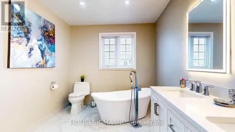 22 Highlands Crescent Collingwood ON L9Y 5H3