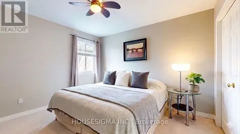 22 Highlands Crescent Collingwood ON L9Y 5H3