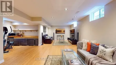 22 Highlands Crescent Collingwood ON L9Y 5H3