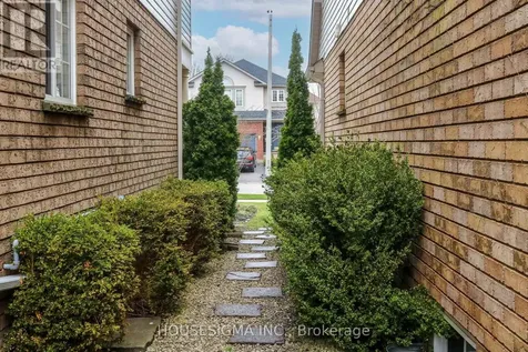 22 Highlands Crescent Collingwood ON L9Y 5H3