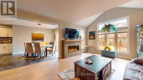 22 Highlands Crescent Collingwood ON L9Y 5H3