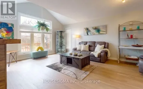 22 Highlands Crescent Collingwood ON L9Y 5H3