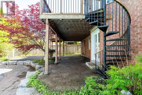 314 Old Chicopee Trail Kitchener ON N2A 4C8