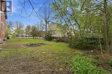 516 Churchill Avenue North Ottawa ON K1Z 5E4
