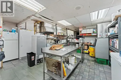 58 Talbot Street North Essex ON N8M 1A2