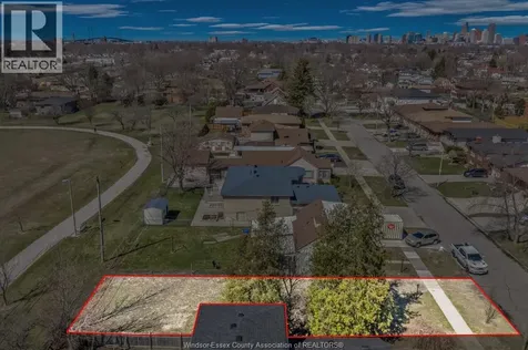 V/l Mark Avenue Windsor ON N9B 3G5
