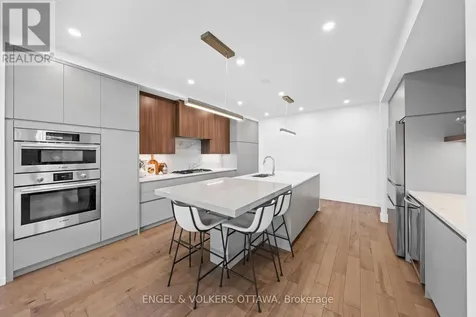 620 Rowanwood Avenue Ottawa ON K2A 3E2