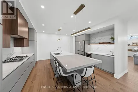 620 Rowanwood Avenue Ottawa ON K2A 3E2