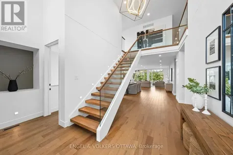 620 Rowanwood Avenue Ottawa ON K2A 3E2