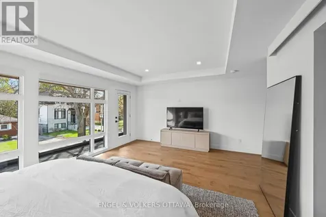 620 Rowanwood Avenue Ottawa ON K2A 3E2