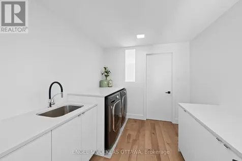 620 Rowanwood Avenue Ottawa ON K2A 3E2