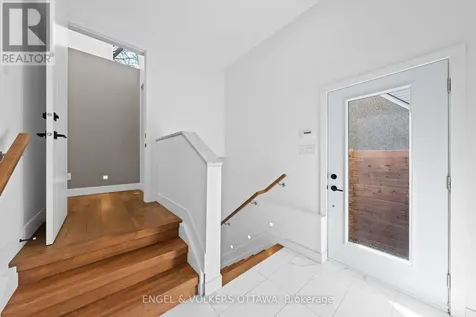 620 Rowanwood Avenue Ottawa ON K2A 3E2
