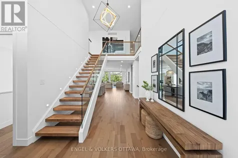620 Rowanwood Avenue Ottawa ON K2A 3E2