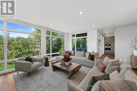 620 Rowanwood Avenue Ottawa ON K2A 3E2