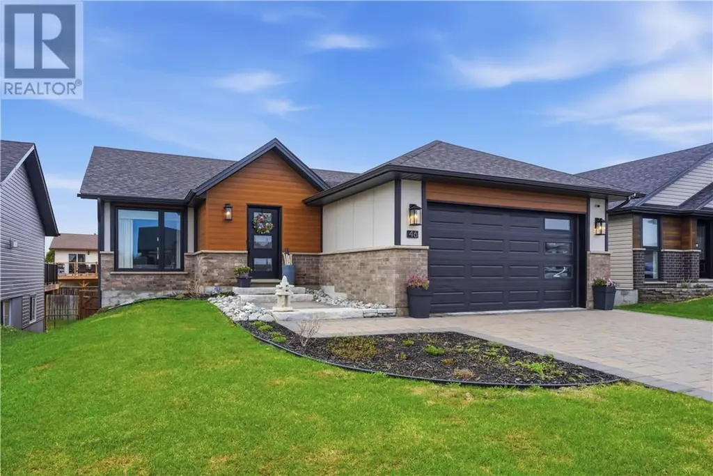 46 Meadowgreen Drive Garson ON P3L 0B1