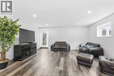 98 Peter Avenue Leamington ON N8H 0E7