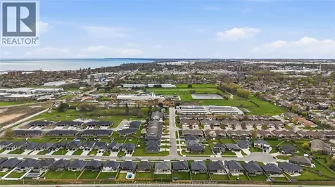 98 Peter Avenue Leamington ON N8H 0E7