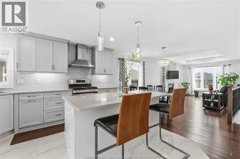98 Peter Avenue Leamington ON N8H 0E7