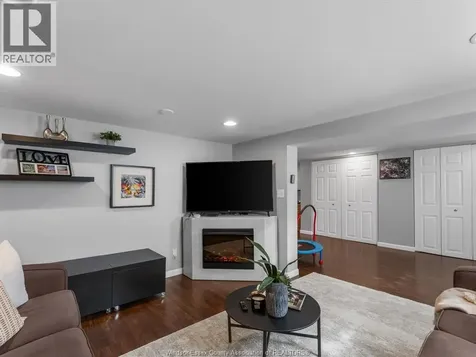 1384 Granville Crescent Windsor ON N9C 3N8