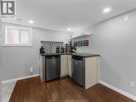 1384 Granville Crescent Windsor ON N9C 3N8