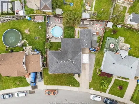 1384 Granville Crescent Windsor ON N9C 3N8