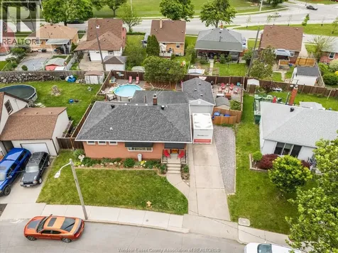 1384 Granville Crescent Windsor ON N9C 3N8