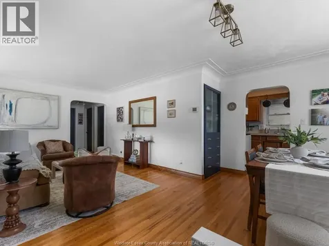 1384 Granville Crescent Windsor ON N9C 3N8