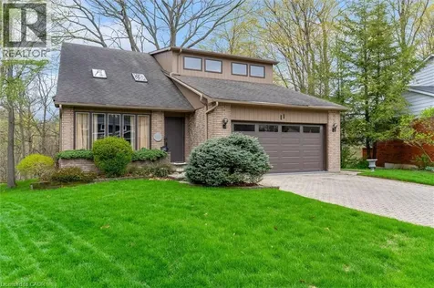 11 Crawford Court Dundas ON L9H 6G2