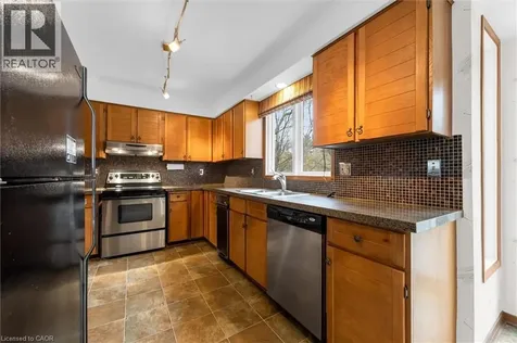 11 Crawford Court Dundas ON L9H 6G2