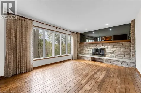 11 Crawford Court Dundas ON L9H 6G2
