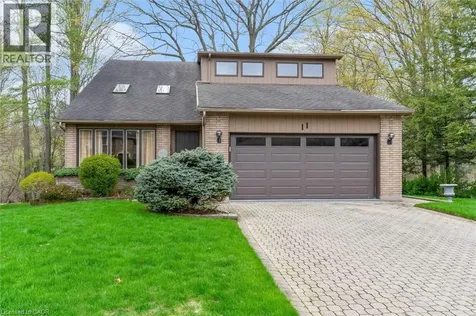 11 Crawford Court Dundas ON L9H 6G2