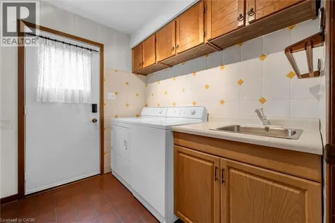 11 Crawford Court Dundas ON L9H 6G2