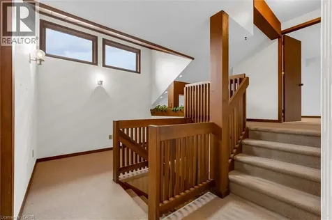 11 Crawford Court Dundas ON L9H 6G2