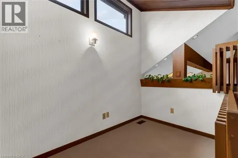 11 Crawford Court Dundas ON L9H 6G2