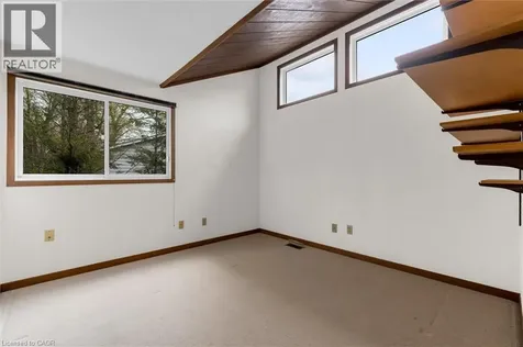 11 Crawford Court Dundas ON L9H 6G2