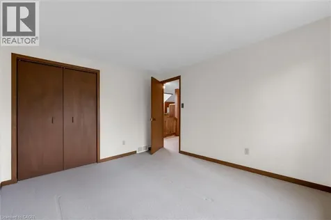 11 Crawford Court Dundas ON L9H 6G2