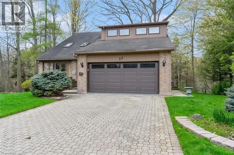 11 Crawford Court Dundas ON L9H 6G2