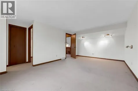 11 Crawford Court Dundas ON L9H 6G2
