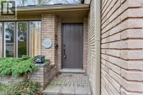 11 Crawford Court Dundas ON L9H 6G2