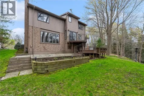 11 Crawford Court Dundas ON L9H 6G2