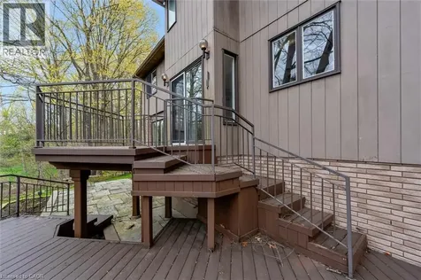 11 Crawford Court Dundas ON L9H 6G2