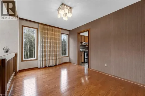11 Crawford Court Dundas ON L9H 6G2