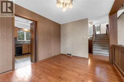 11 Crawford Court Dundas ON L9H 6G2