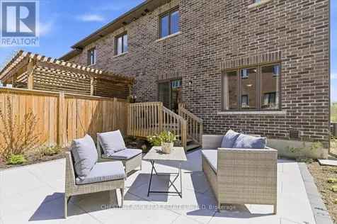 21 Harry Thornton Lane Uxbridge ON L9P 0E9