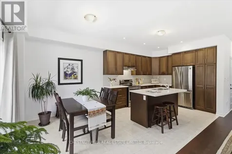 21 Harry Thornton Lane Uxbridge ON L9P 0E9