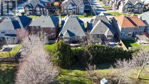 605 Mcgregor Farm Trail Newmarket (glenway Estates) ON L3X 0H6