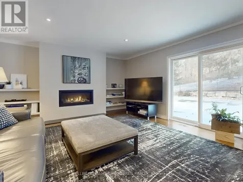 544 Woodland Acres Crescent Vaughan ON L6A 1G2