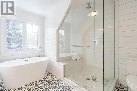 3 Matthew Court Wasaga Beach ON L9Z 1J5